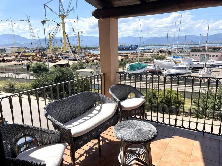 Appartamento Con Terrazza Vista Mare. Àrbatax Exteriör bild